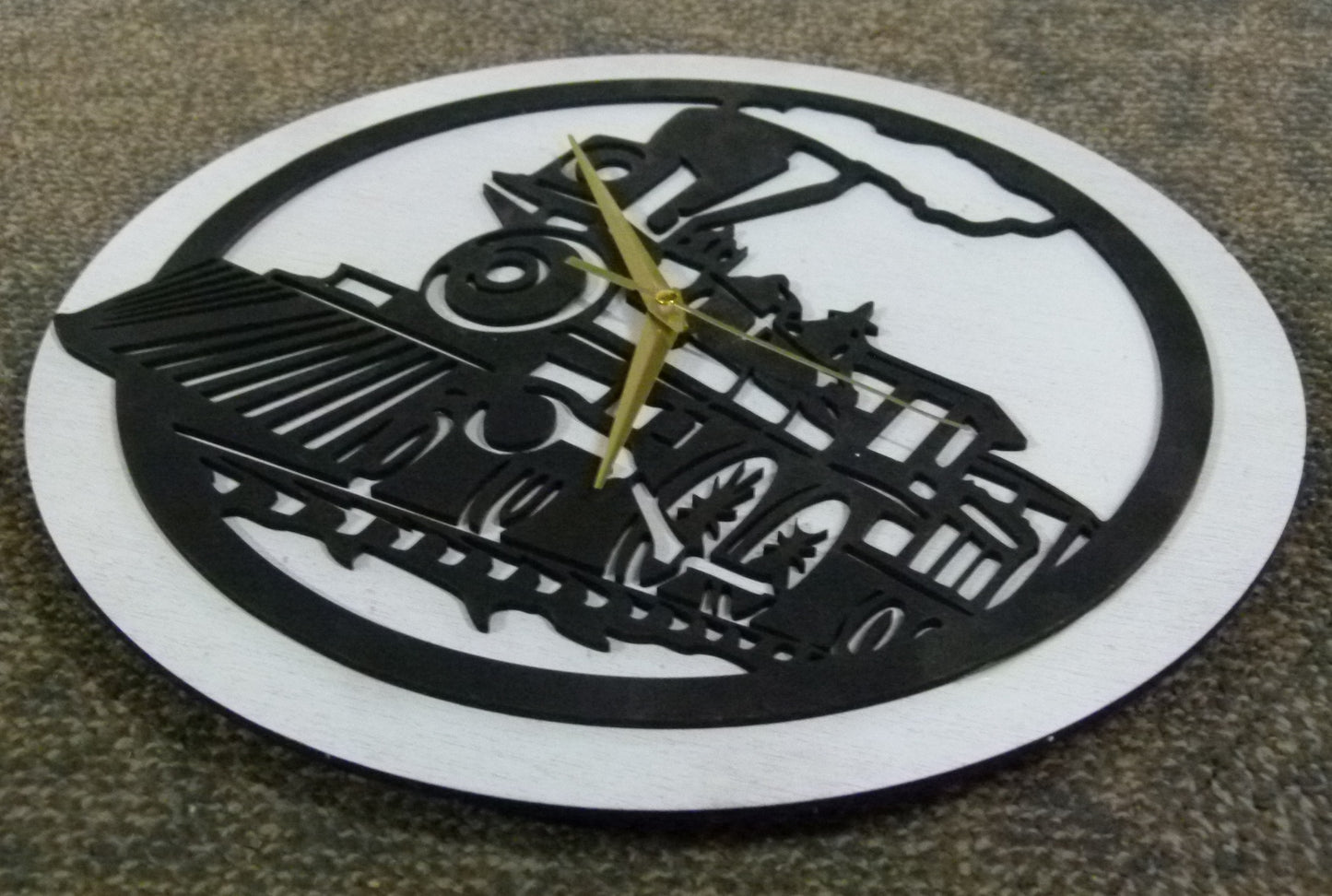 Round Wall Clock "Steam Engine"