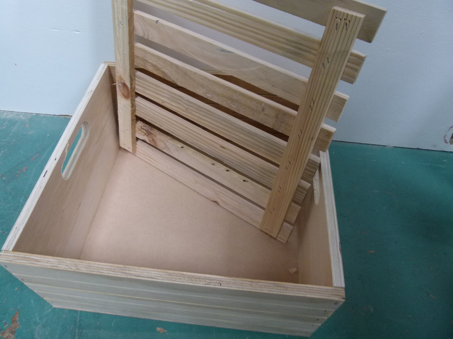 Gift Box with Slatted Lid