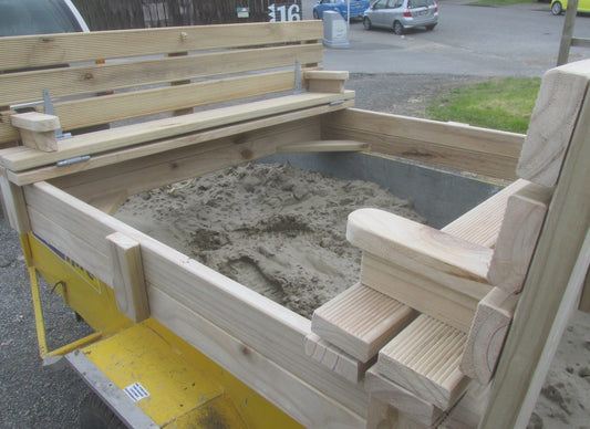 Sandpit with built-in Cover and Seats