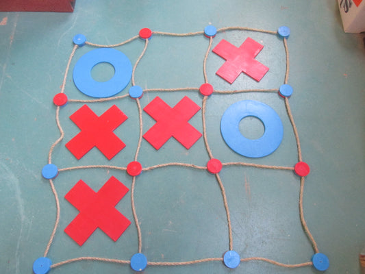 Giant Noughts and Crosses Game